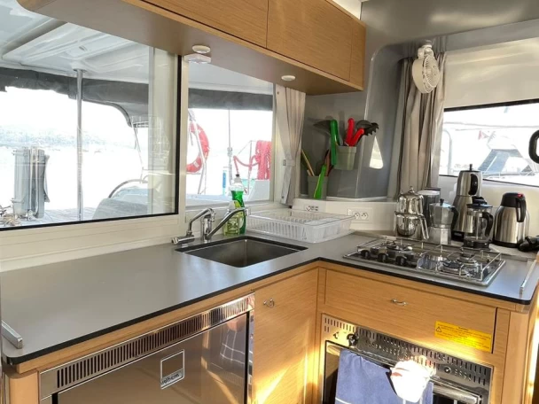 Noleggio Catamarano con o senza skipper Excess a Fethiye