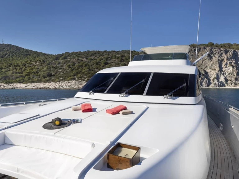 Yacht di lusso a noleggio a Palaio Faliro al miglior prezzo