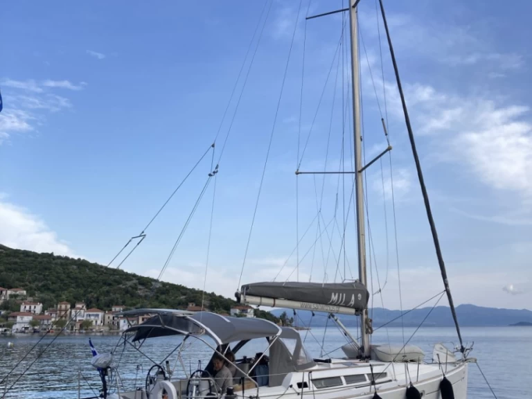 Jeanneau Sun Odyssey 42i da affittare a  Deme of Volos