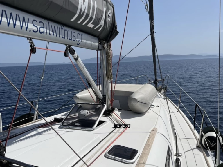 Noleggiare una Jeanneau Sun Odyssey 42i a Deme of Volos