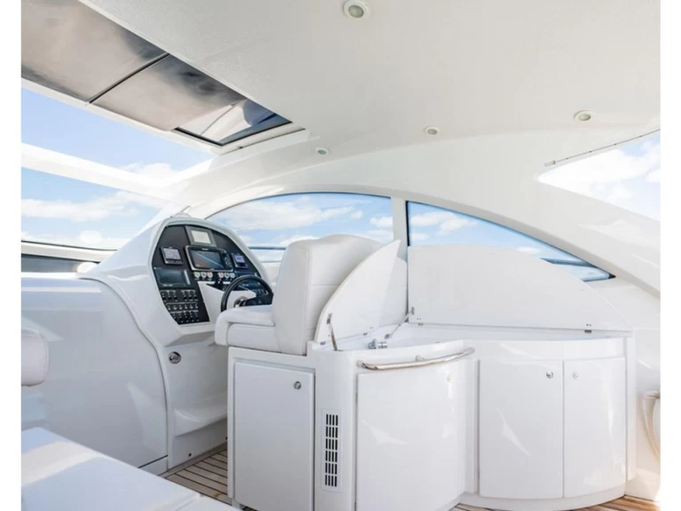 Noleggio barche Olbia economico Pershing 50.1