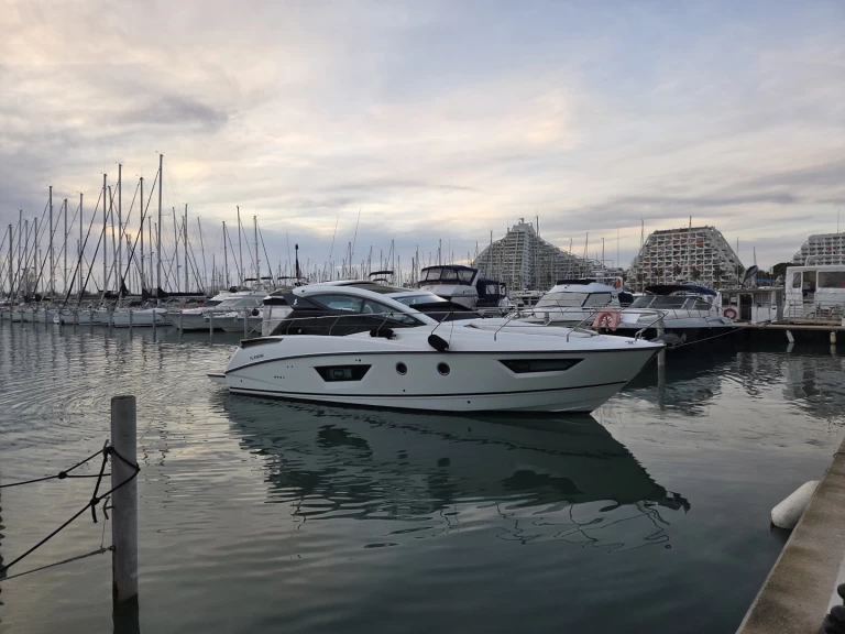 Noleggio Barca a motore Bénéteau con patente nautica