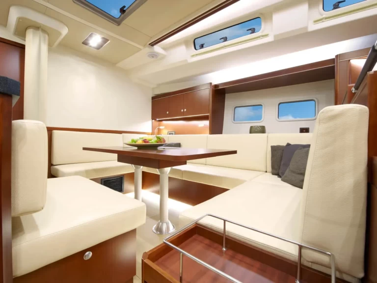 Barca a vela a noleggio a Sukošan al miglior prezzo