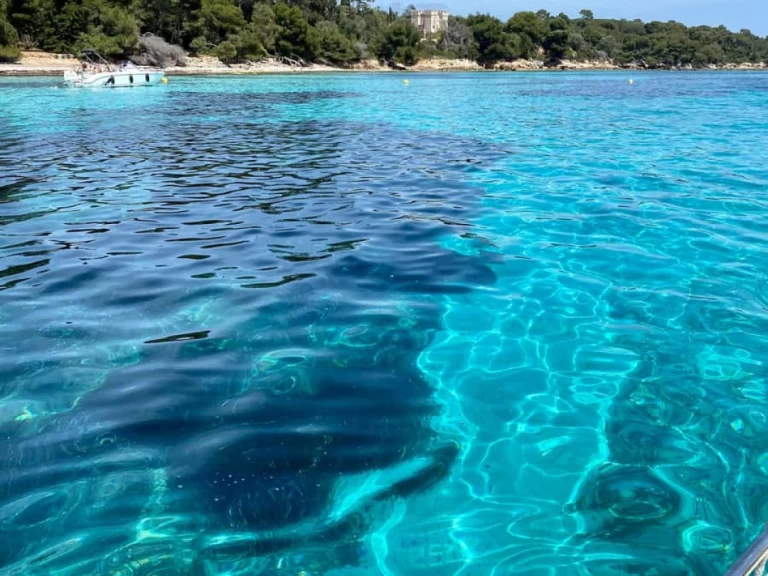 Noleggiare una Bénéteau Flyer 6 SUNdeck a Cannes