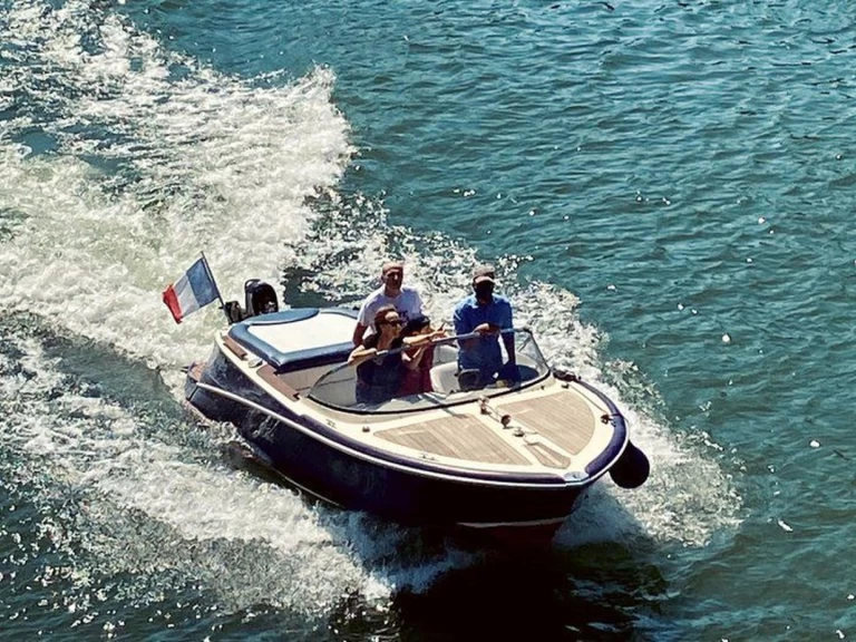 Noleggiare una Quicksilver Classic 20 a Saint-Cloud