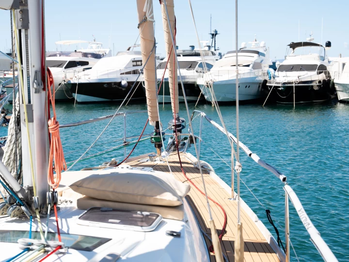 Noleggio Barca a vela a Álimos – Bénéteau Oceanis 46