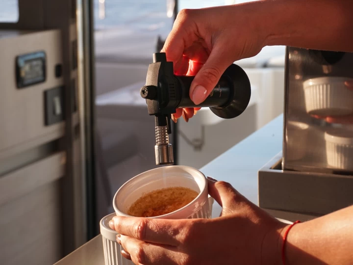 Noleggiare una Leopard Leopard 50 a Sukošan