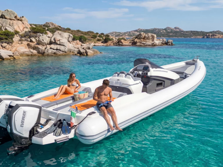 Noleggio a Marina di Portisco – Panamera Panamera PY1000 su SamBoat