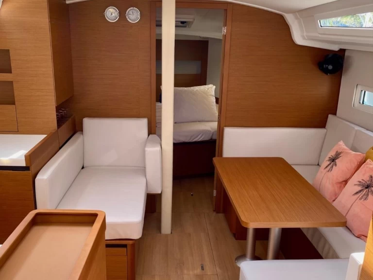 Jeanneau Sun Odyssey 410 (2023) da affittare a  Lefkáda