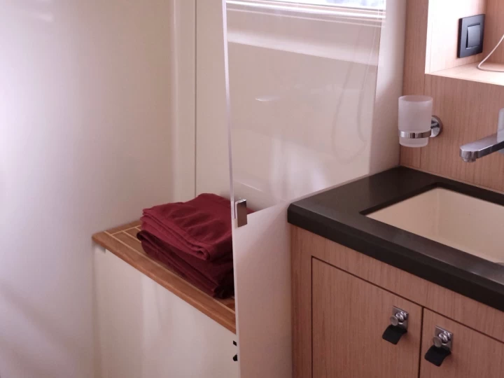 Noleggiare una Bénéteau Oceanis Yacht 62 a Castiglioncello