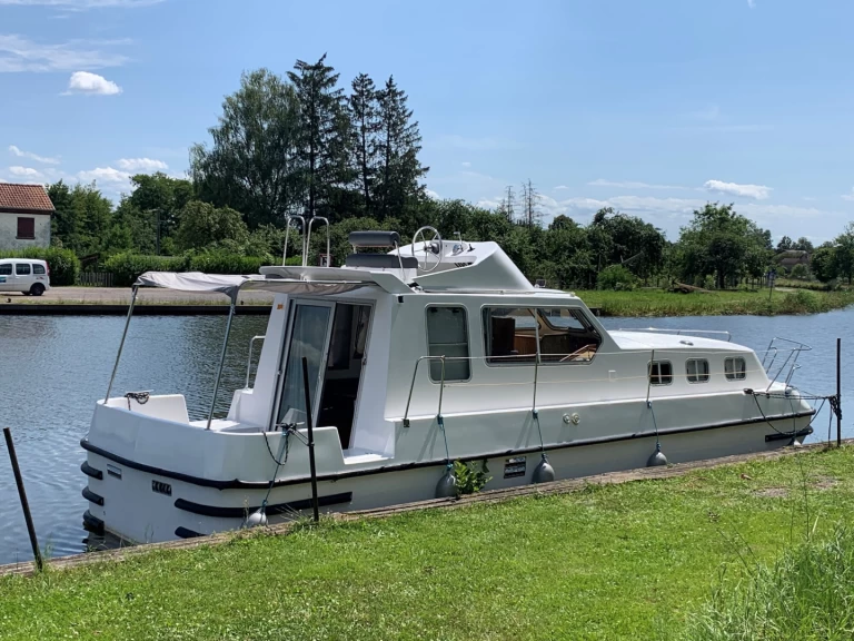 Noleggiare una Triton Triton 1050 Fly a Mittersheim
