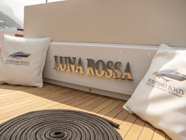 Noleggiare una italyure 38 Ft a Positano