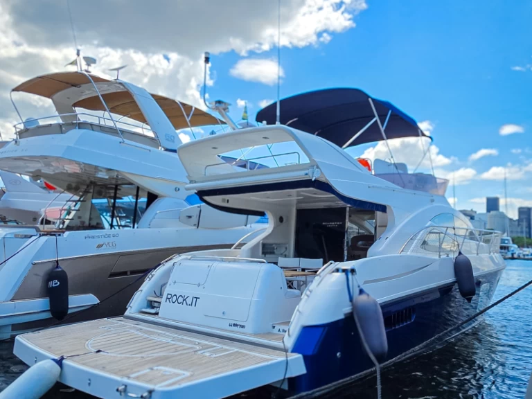 Barca a motore a noleggio a Rio de Janeiro (state) al miglior prezzo