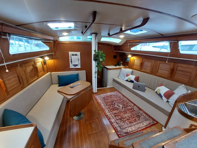 Barca a vela a noleggio a Sant Antoni de Portmany al miglior prezzo