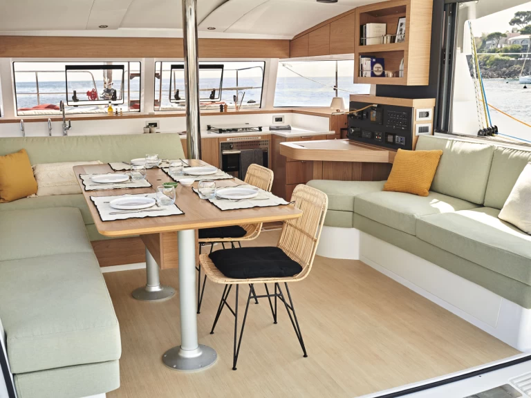 Noleggio Catamarano Bali con patente nautica