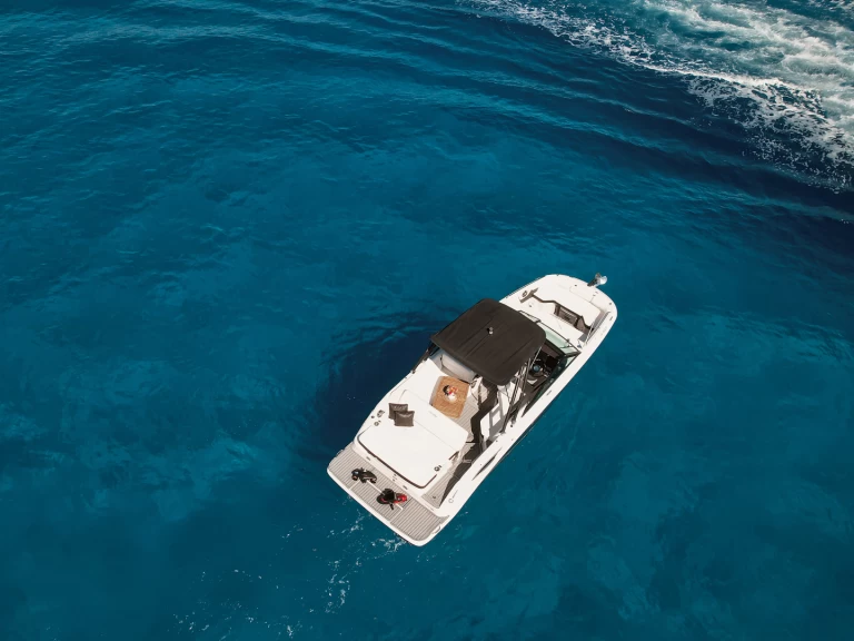Sea Ray  250 sdx da affittare a  Ayia Napa