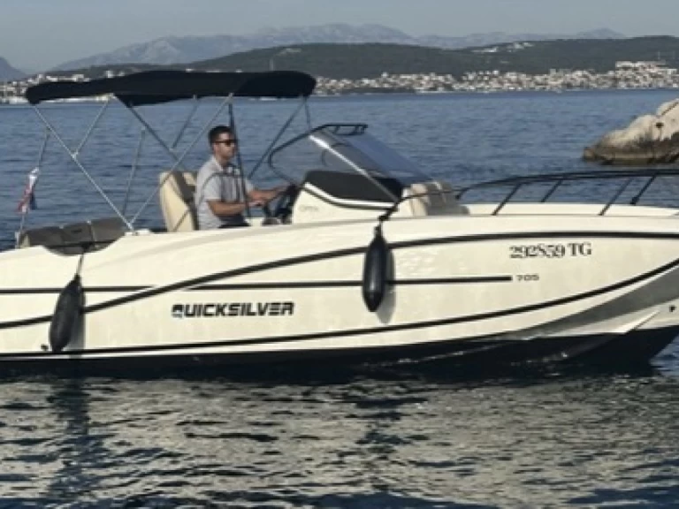 Quicksilver 705 Open da affittare a  Seget Vranjica
