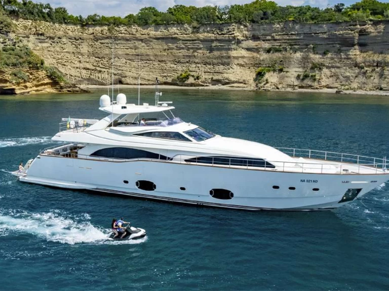 Noleggio barche Custom Line Anne Marie a Napoli su Samboat