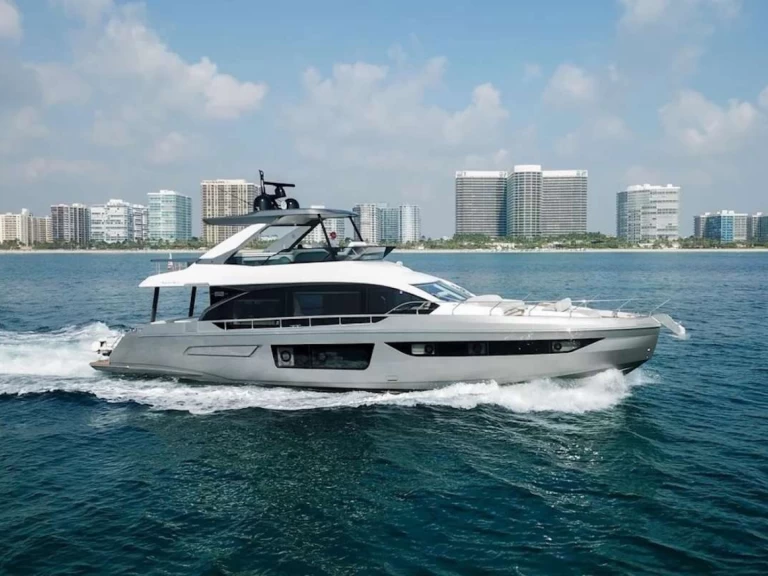Noleggio Yacht di lusso a Miami – Azimut Spysea