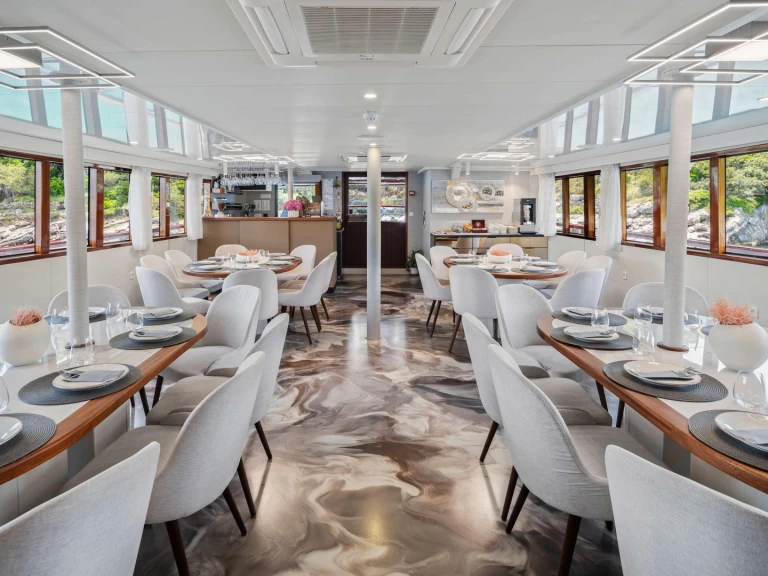 Noleggio Yacht di lusso  Custom Built Aluminum Cutter con patente nautica