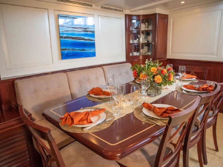 Noleggio barche Holland  AURELIUS  a Antigua su Samboat