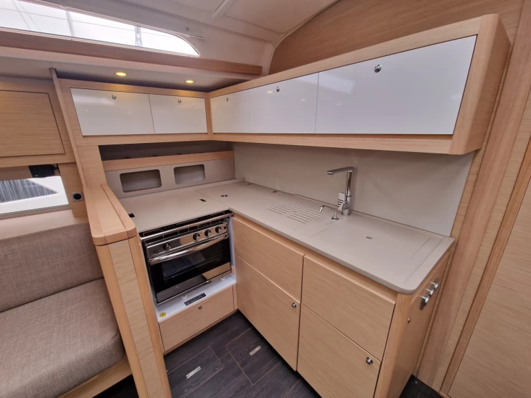 Noleggiare una Dufour Dufour 470 a Port-Camargue