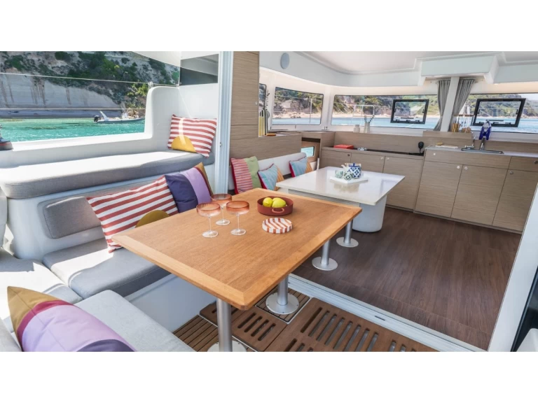 Noleggiare una Lagoon Lagoon 38 a Furnari