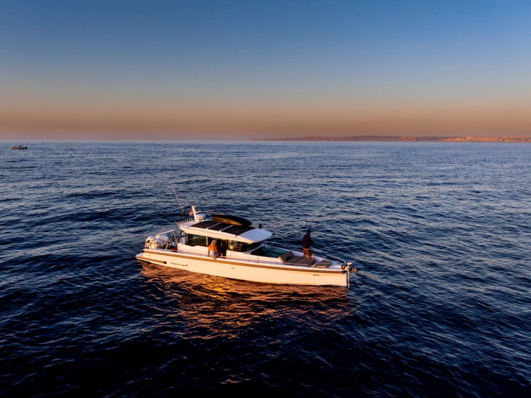 Noleggio a Valletta – Axopar Axopar 37 XC Cross Cabin su SamBoat