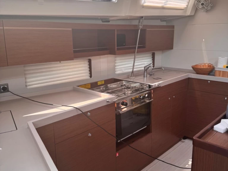 Noleggio barche Bénéteau Oceanis 46.1 a Spalato su Samboat