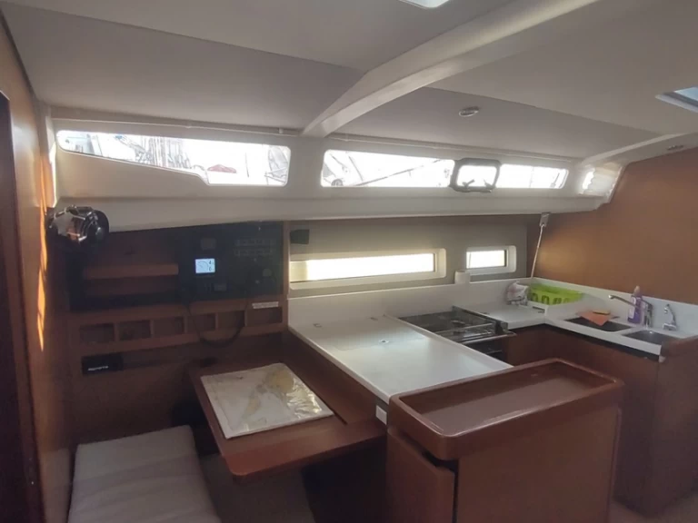 Noleggio Barca a vela a Spalato – Jeanneau Sun Odyssey 440