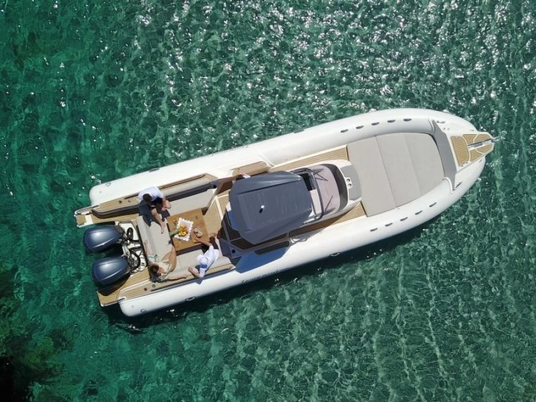 Noleggio a Marine de Sant'Ambrogio – Capelli CAPELLI 1000 TEMPEST CC su SamBoat