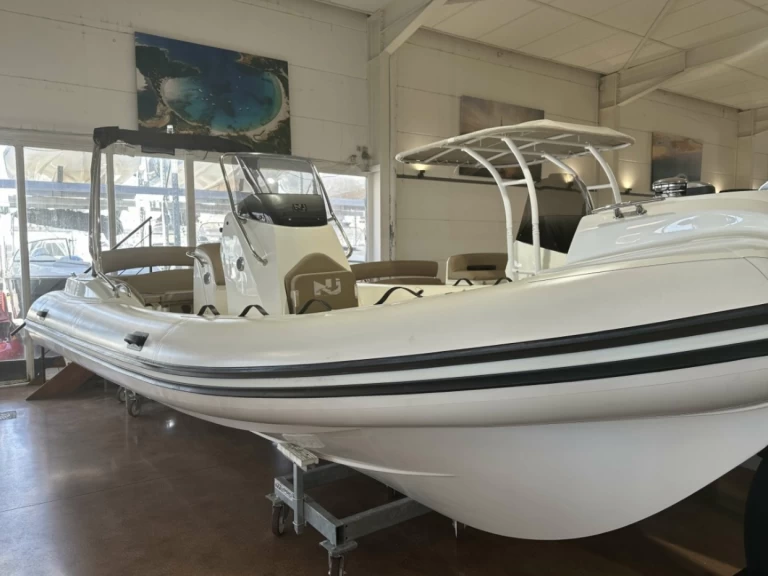 Noleggio Barca a motore Nuova Jolly con patente nautica