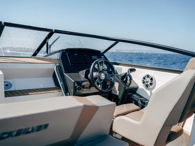 Noleggio barche Quicksilver Activ 755 Cruiser a Marsiglia su Samboat