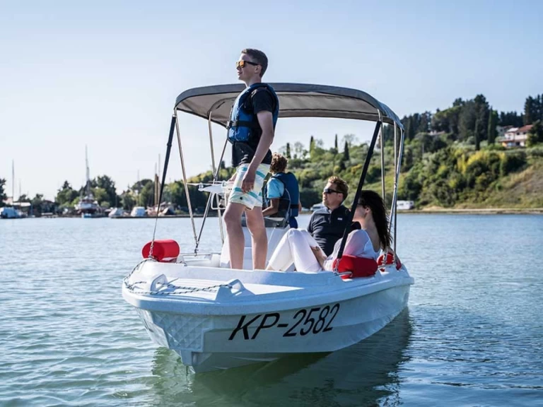 Barca a motore a noleggio a Marsiglia al miglior prezzo