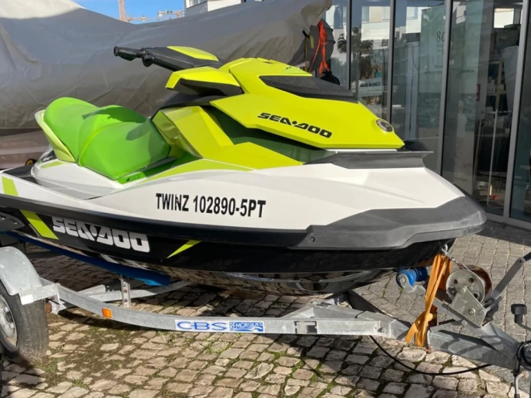 Noleggio Moto d'acqua con o senza skipper Sea-Doo a Lagos