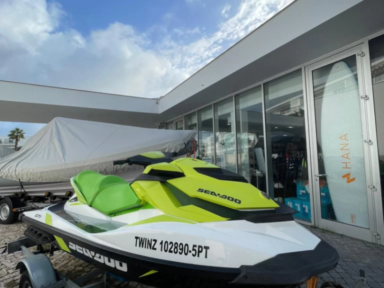 Noleggio Moto d'acqua Sea-Doo con patente nautica