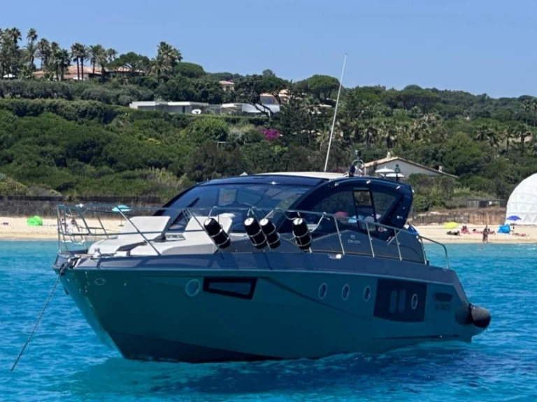 Cranchi Cranchi M44 HT da affittare a  Beaulieu-sur-Mer