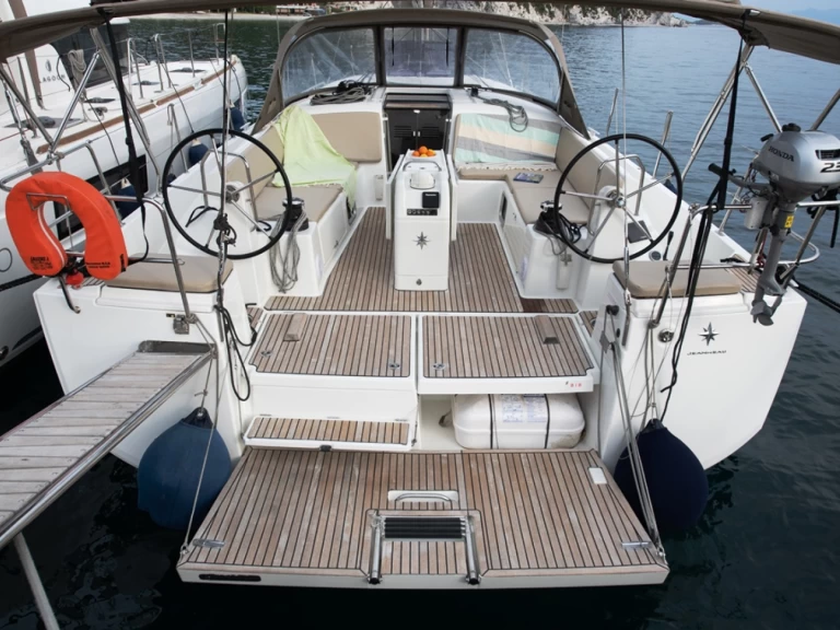 Jeanneau Sun Odyssey 490 da affittare a  Neo Klima