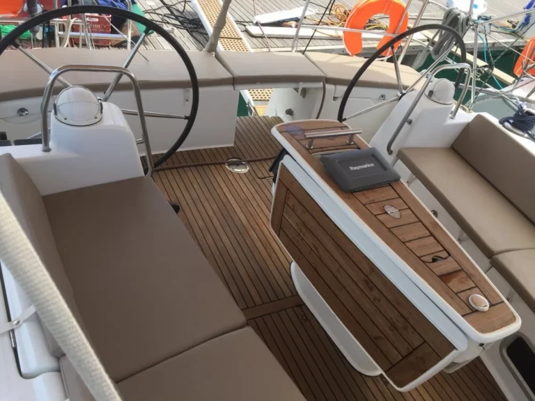 Noleggio a Eleusi – Bénéteau Oceanis 50 Family su SamBoat