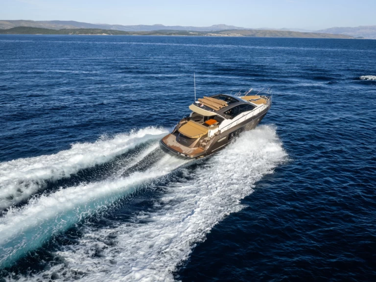 Noleggio barche Cranchi Cranchi M44 HT a Spalato su Samboat