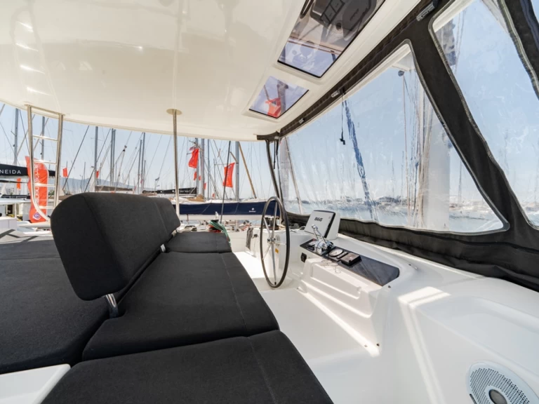 Noleggio barche Lagoon Lagoon 46 a Álimos su Samboat