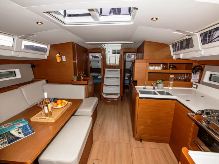 Noleggio Barca a vela a Neo Klima – Jeanneau Sun Odyssey 490