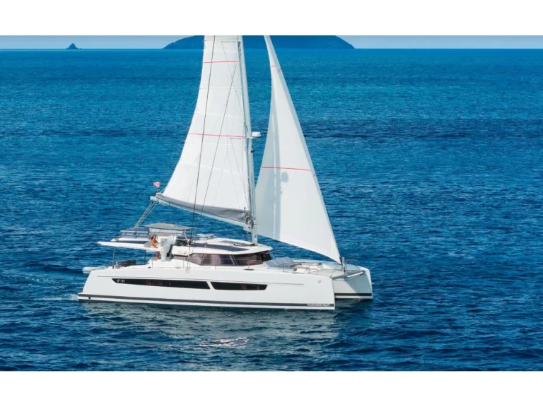 Noleggio Catamarano Fountaine Pajot con patente nautica