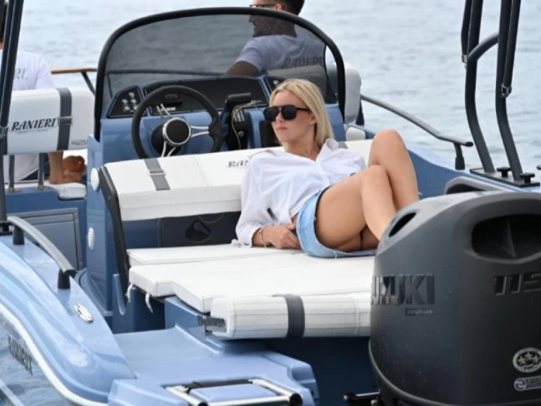 Noleggio Barca a motore con o senza skipper Ranieri a Bevazzana