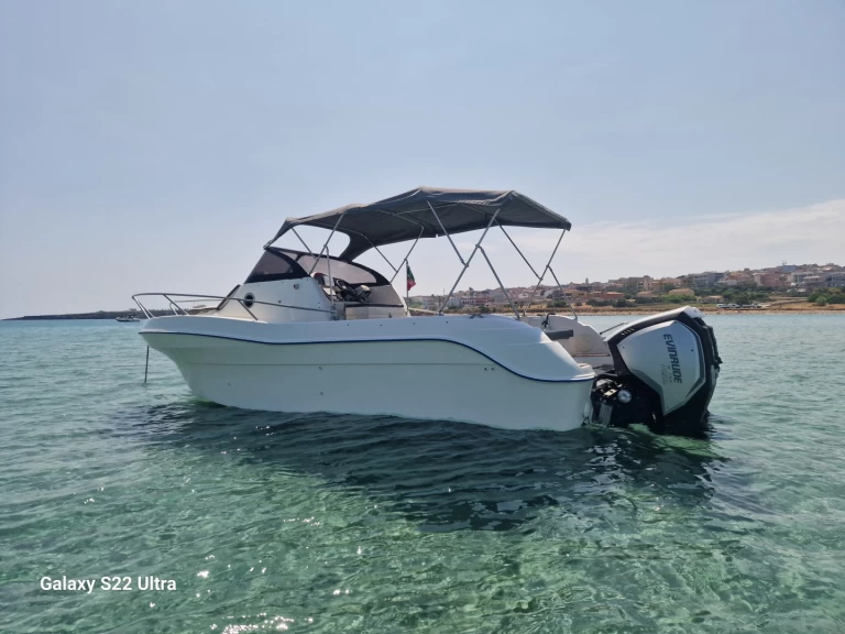 Barca a motore a noleggio a Avola al miglior prezzo