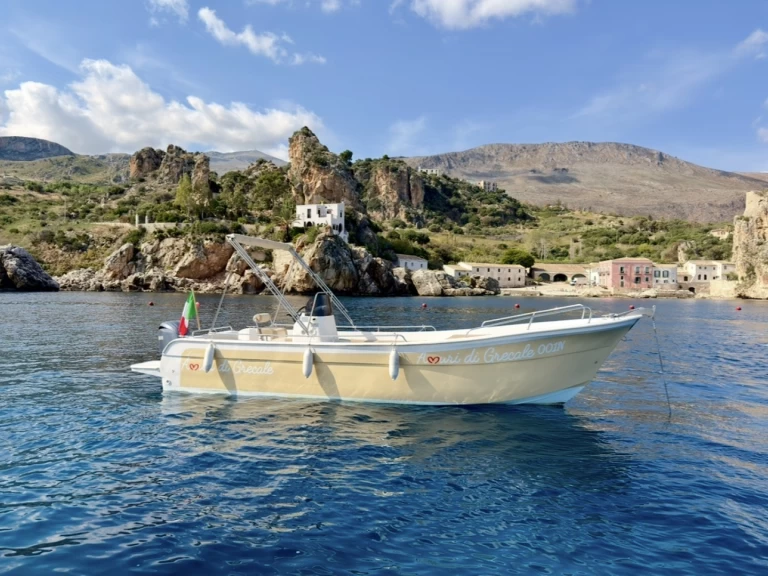 Noleggio Barca a motore LIVER con patente nautica