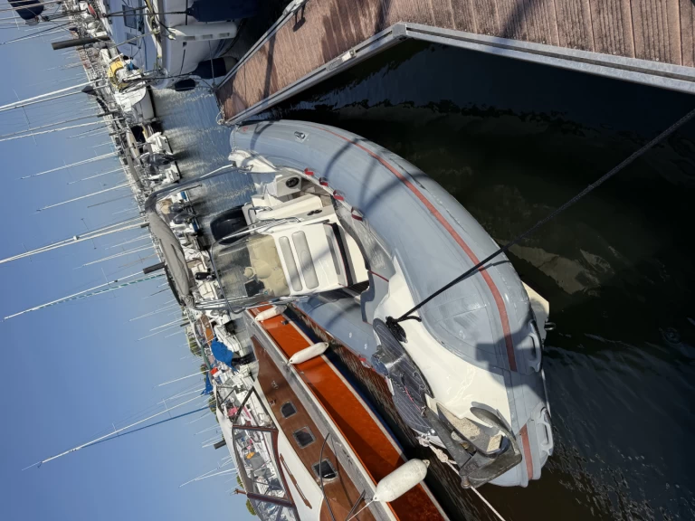 Noleggiare una Nuova Jolly King 700 Rs a Arcachon