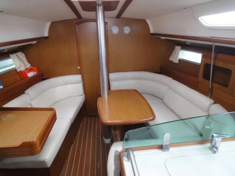 Noleggio Barca a vela a Lávrio – Jeanneau Sun Odyssey 36i