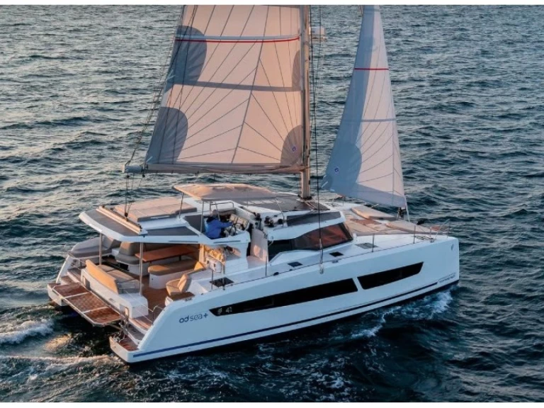 Noleggio Catamarano Fountaine Pajot con patente nautica