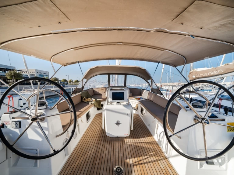 Noleggio Barca a vela Jeanneau con patente nautica